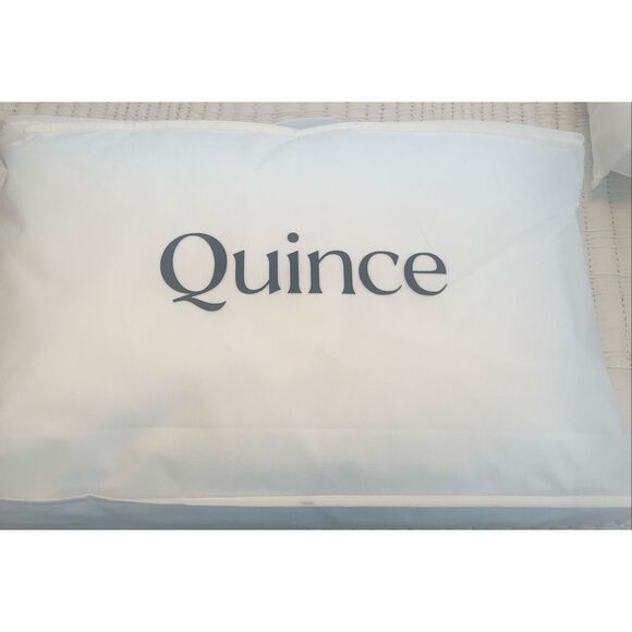 Quince Premium Down Alternative Pillow Medium/Firm NEW NWT - Picture 5 of 6